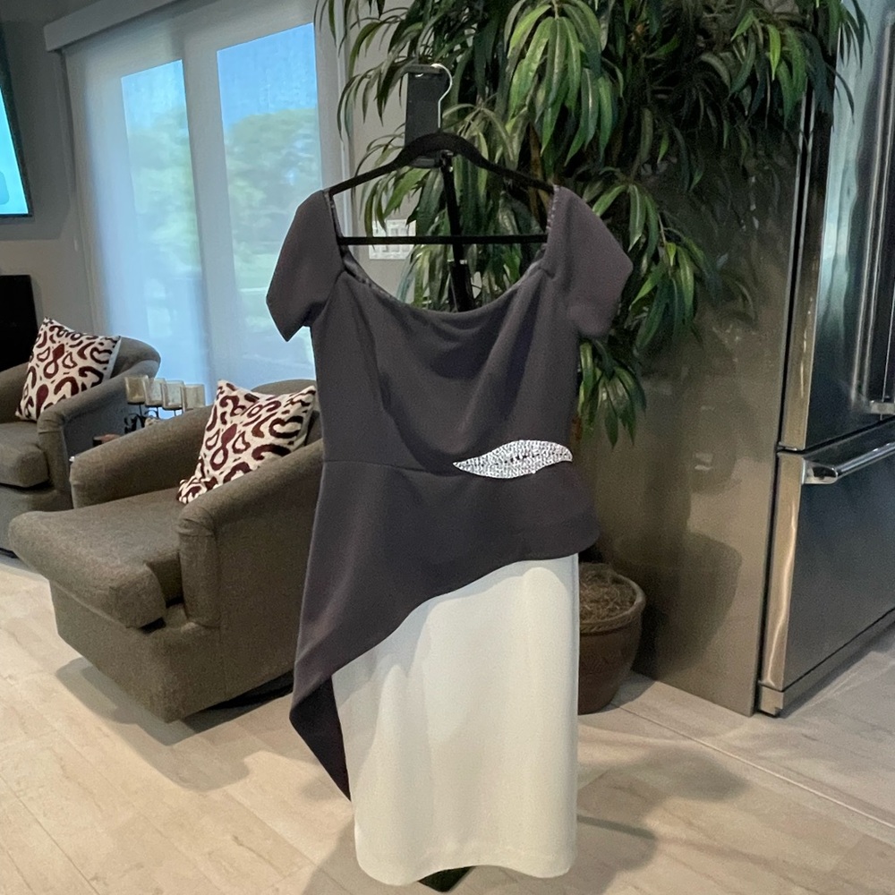 Elegant Mother of the Groom Dress. Custom made by Gigi’s Closette’. Size 12.